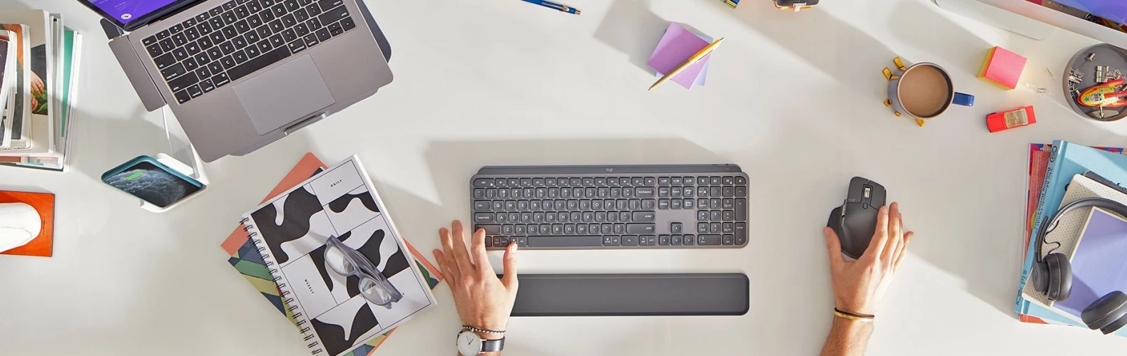 Logitech Shop 1 Logitech Shop -Logitech Shop 未命名log1